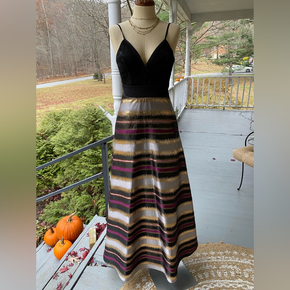 Badgley Mischka Black and Gold Dress